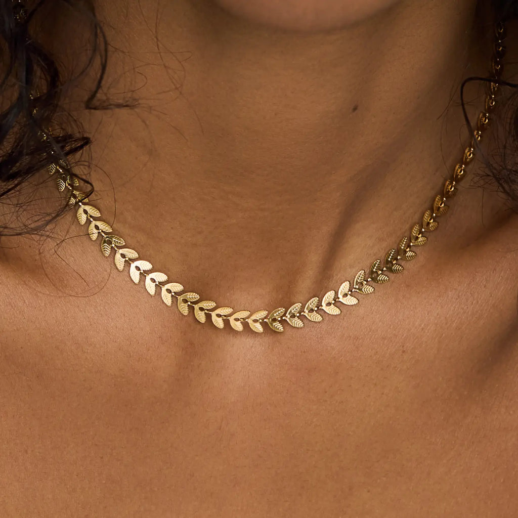 Choker Pinhais Banhada em Ouro 18k