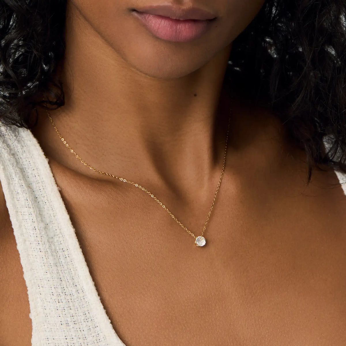 Colar Solitário Banhado em Ouro 18k