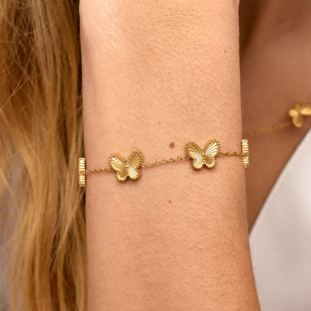 Pulseira Borboleta Banhada em Ouro 18k