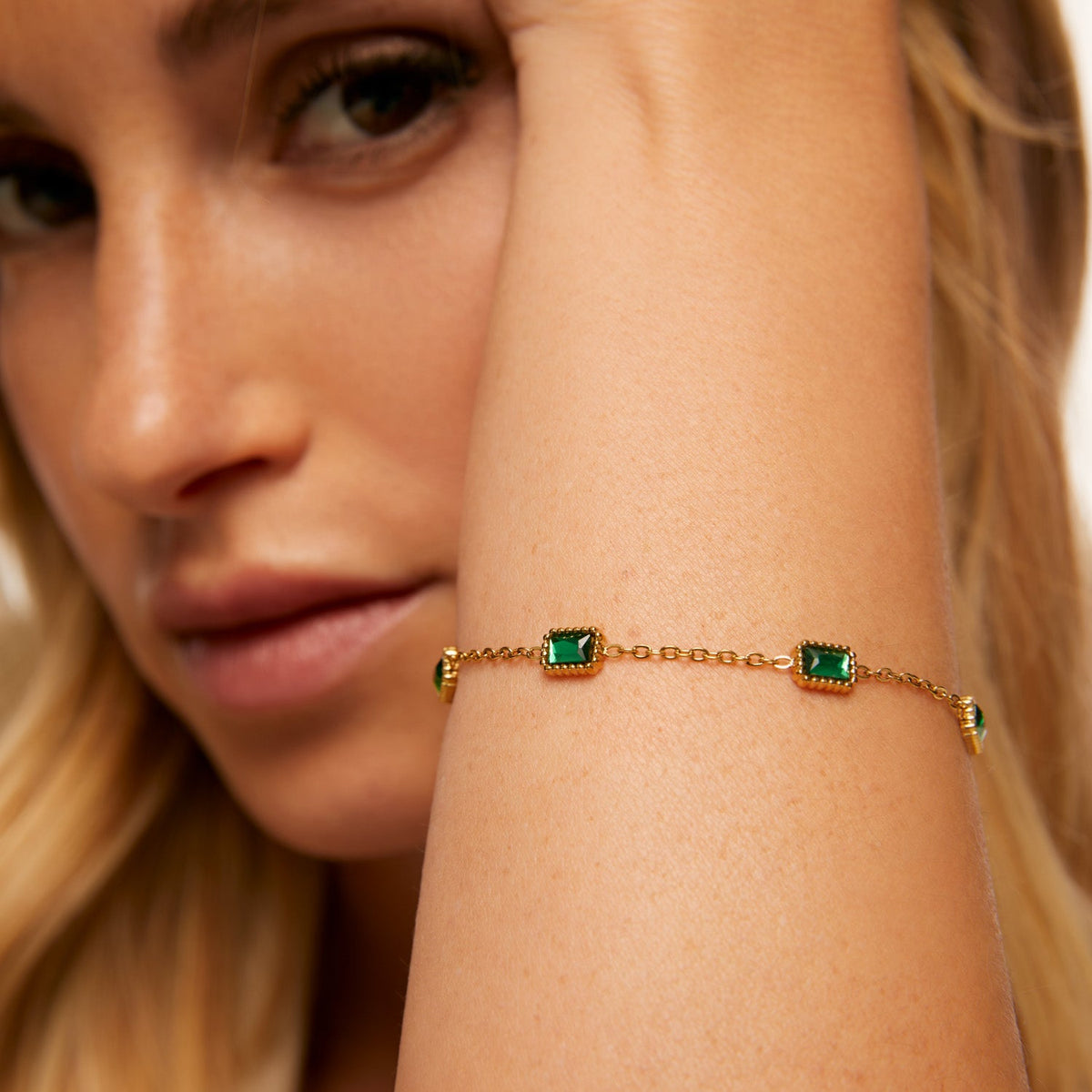 Pulseira Esmera Banhada em Ouro 18k