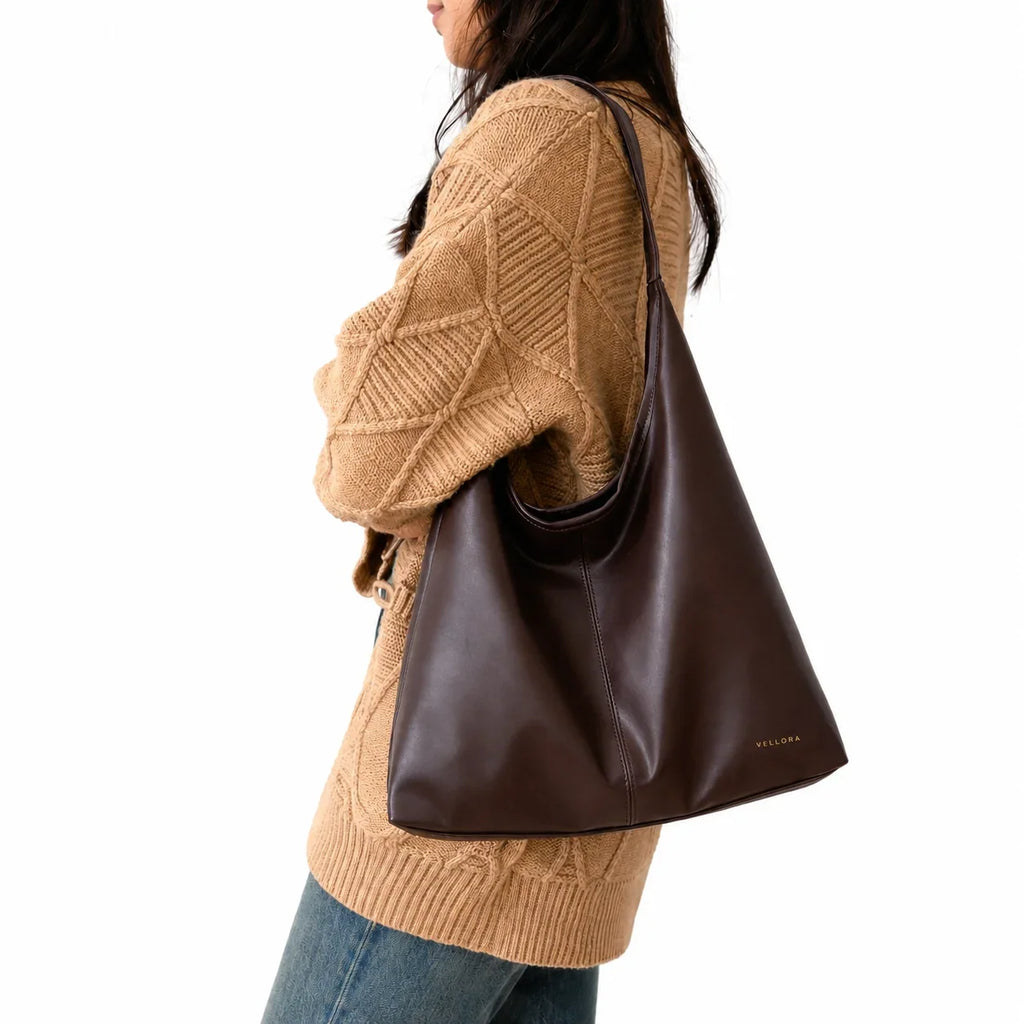 Bolsa Hobo Feminina Mavellié Ferrara Marrom com Alça de Ombro