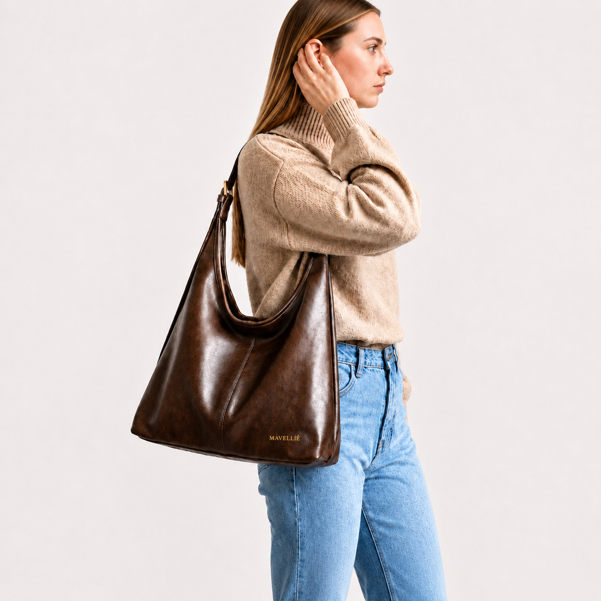 Bolsa Hobo Feminina Mavellié Ferrara Marrom com Alça de Ombro